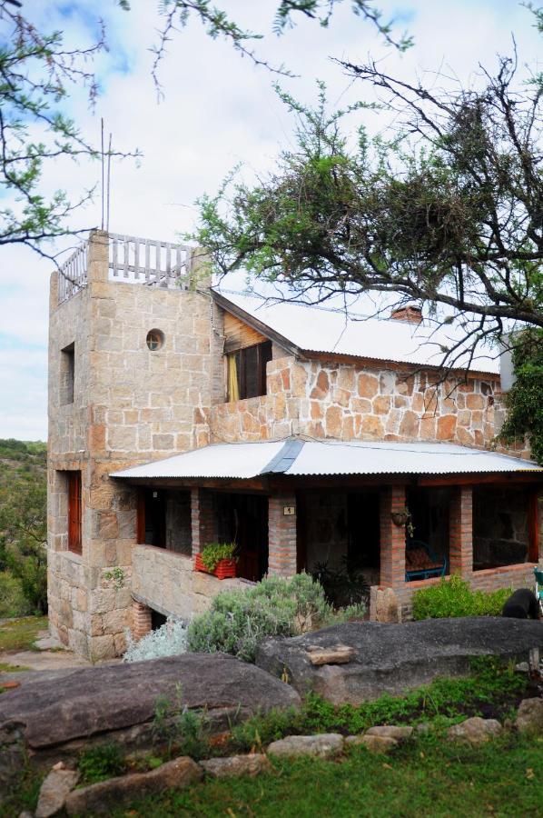 LA TOMA Complejo de Montaña - Cabañas y Habitaciones en Hosteria Mina Clavero Exterior foto