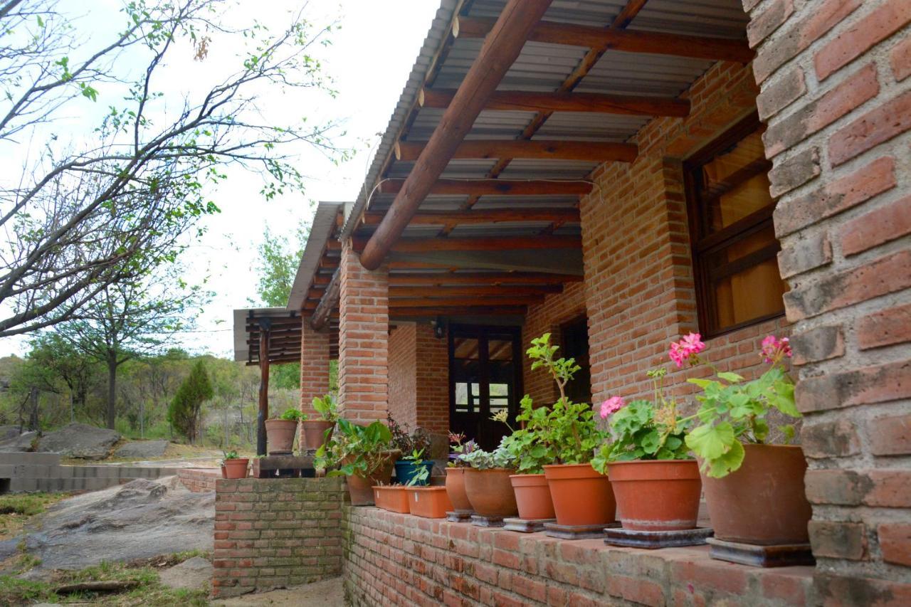 LA TOMA Complejo de Montaña - Cabañas y Habitaciones en Hosteria Mina Clavero Exterior foto