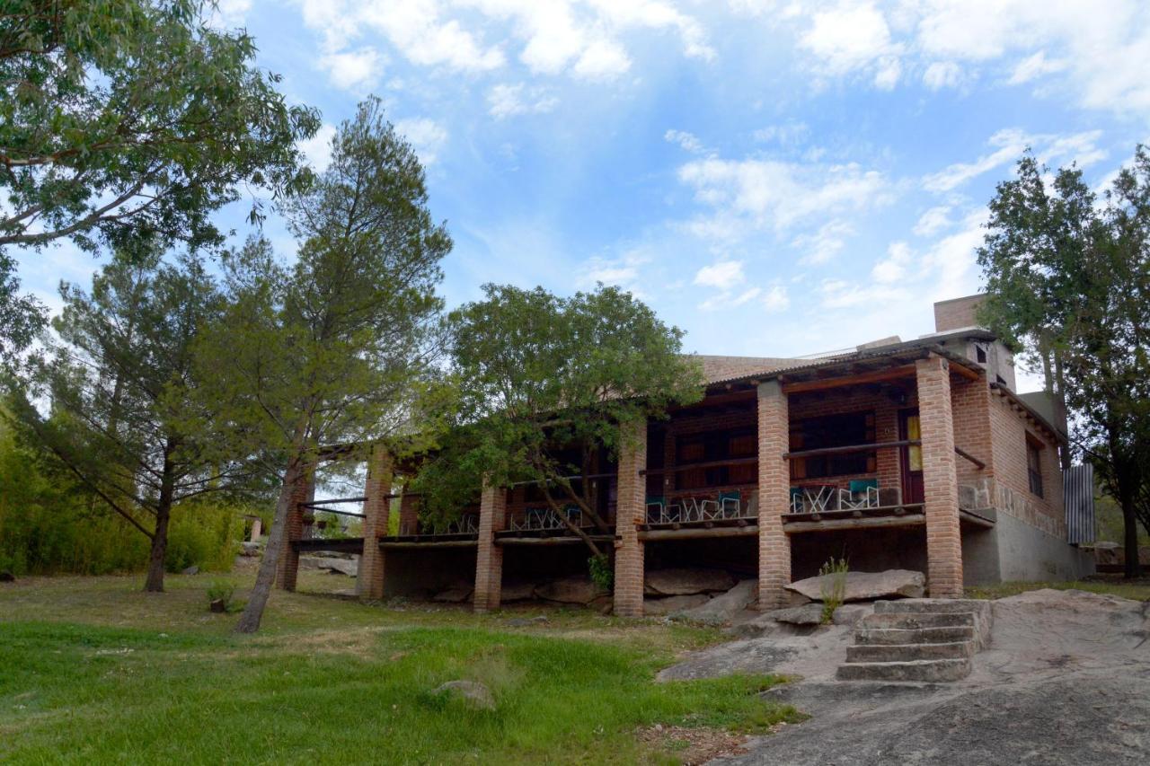 LA TOMA Complejo de Montaña - Cabañas y Habitaciones en Hosteria Mina Clavero Exterior foto